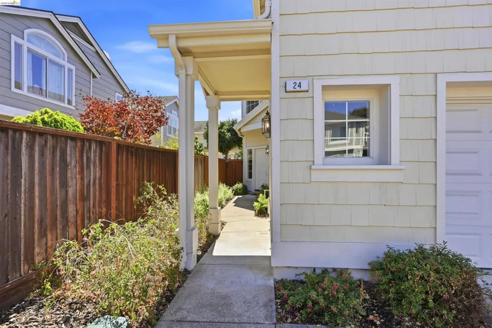 24 Southwind Cir Richmond, CA 94804