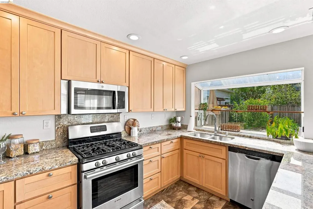 24 Southwind Cir Richmond, CA 94804