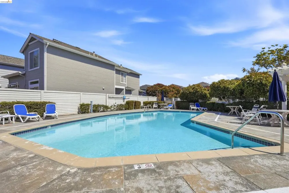 24 Southwind Cir Richmond, CA 94804