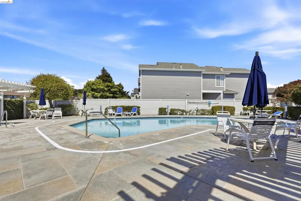 24 Southwind Cir Richmond, CA 94804