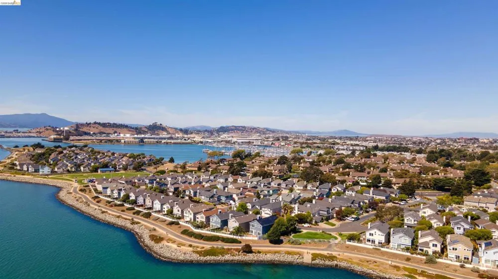 24 Southwind Cir Richmond, CA 94804