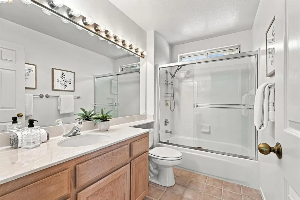 24 Southwind Cir Richmond, CA 94804