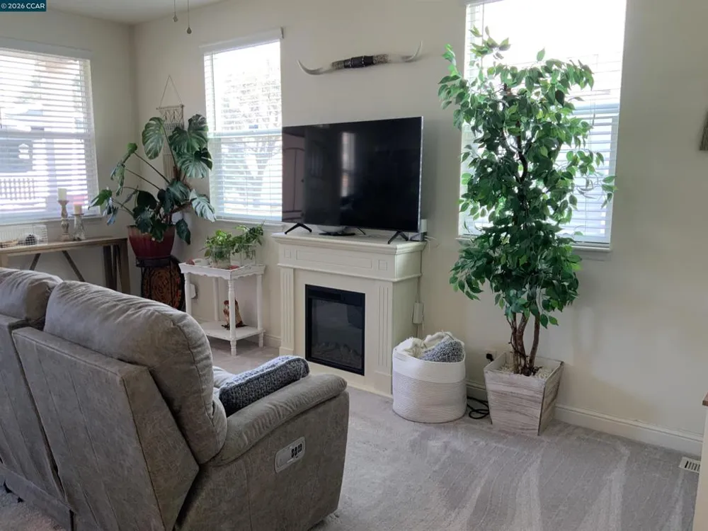 16711 Marsh Creek Rd. Clayton, CA 94517