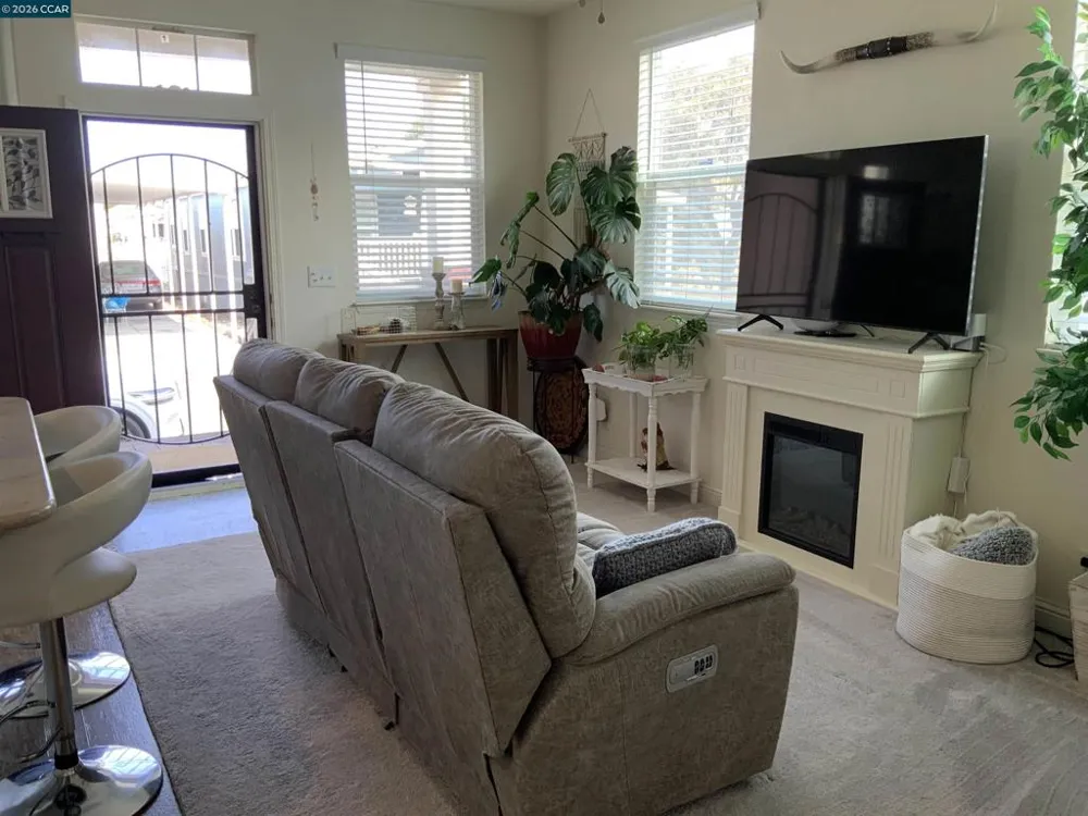 16711 Marsh Creek Rd. Clayton, CA 94517