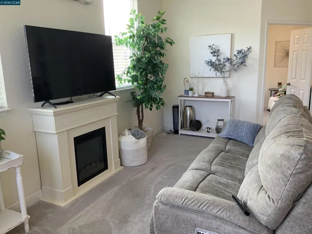 16711 Marsh Creek Rd. Clayton, CA 94517