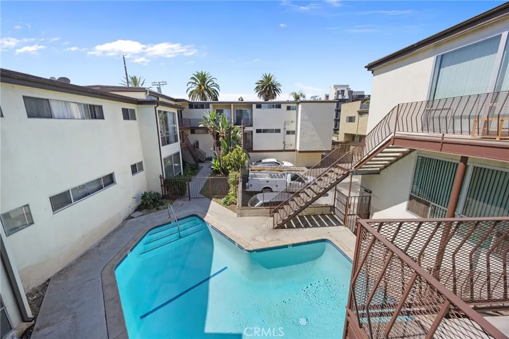 3750 Midvale Avenue Los Angeles, CA 90034