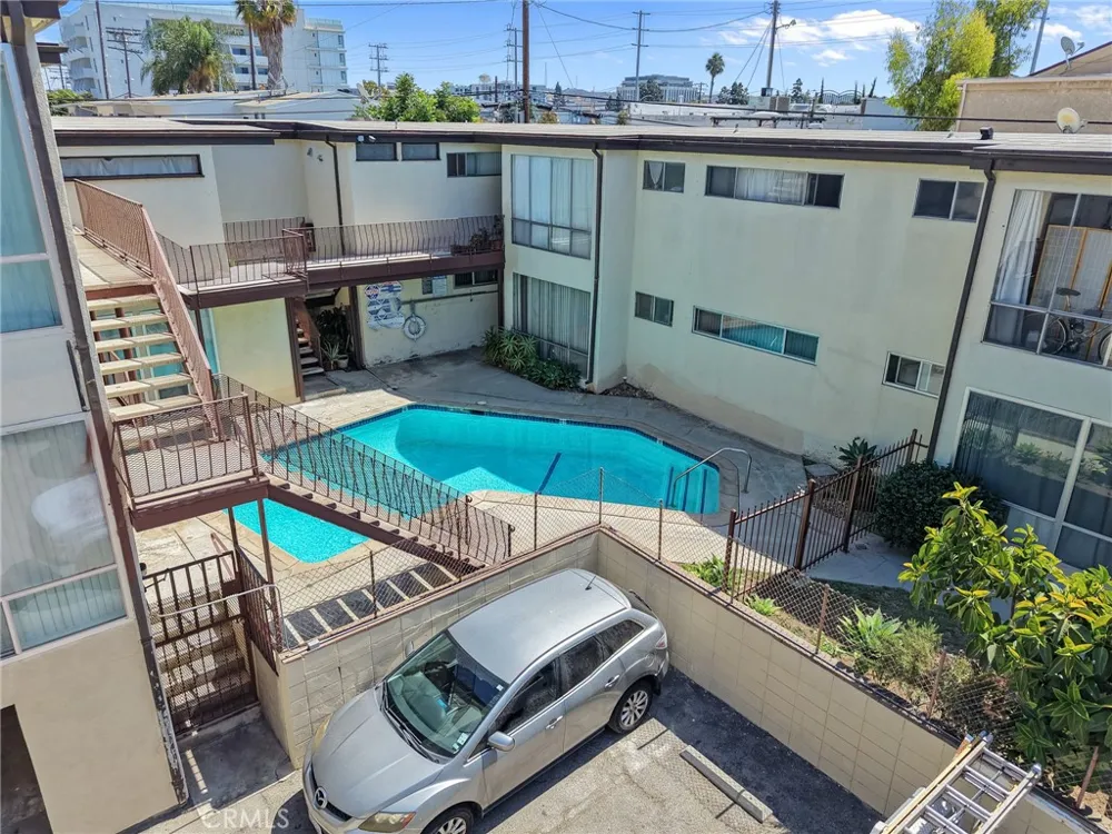 3750 Midvale Avenue Los Angeles, CA 90034