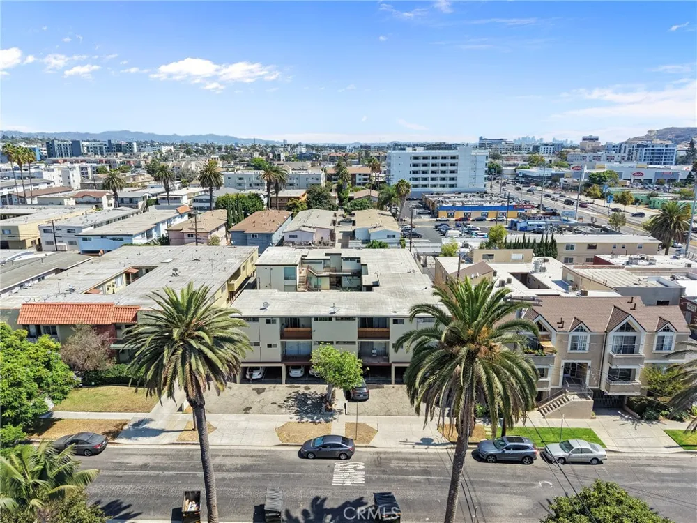 3750 Midvale Avenue Los Angeles, CA 90034