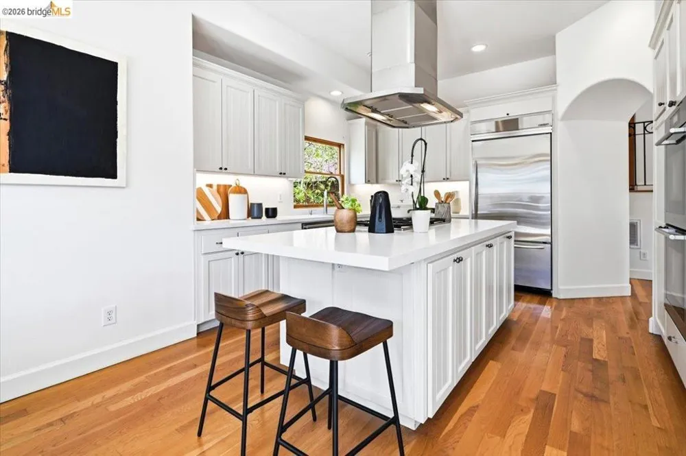 6733 Longwalk Dr Oakland, CA 94611