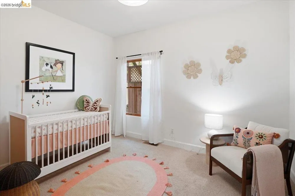 6733 Longwalk Dr Oakland, CA 94611