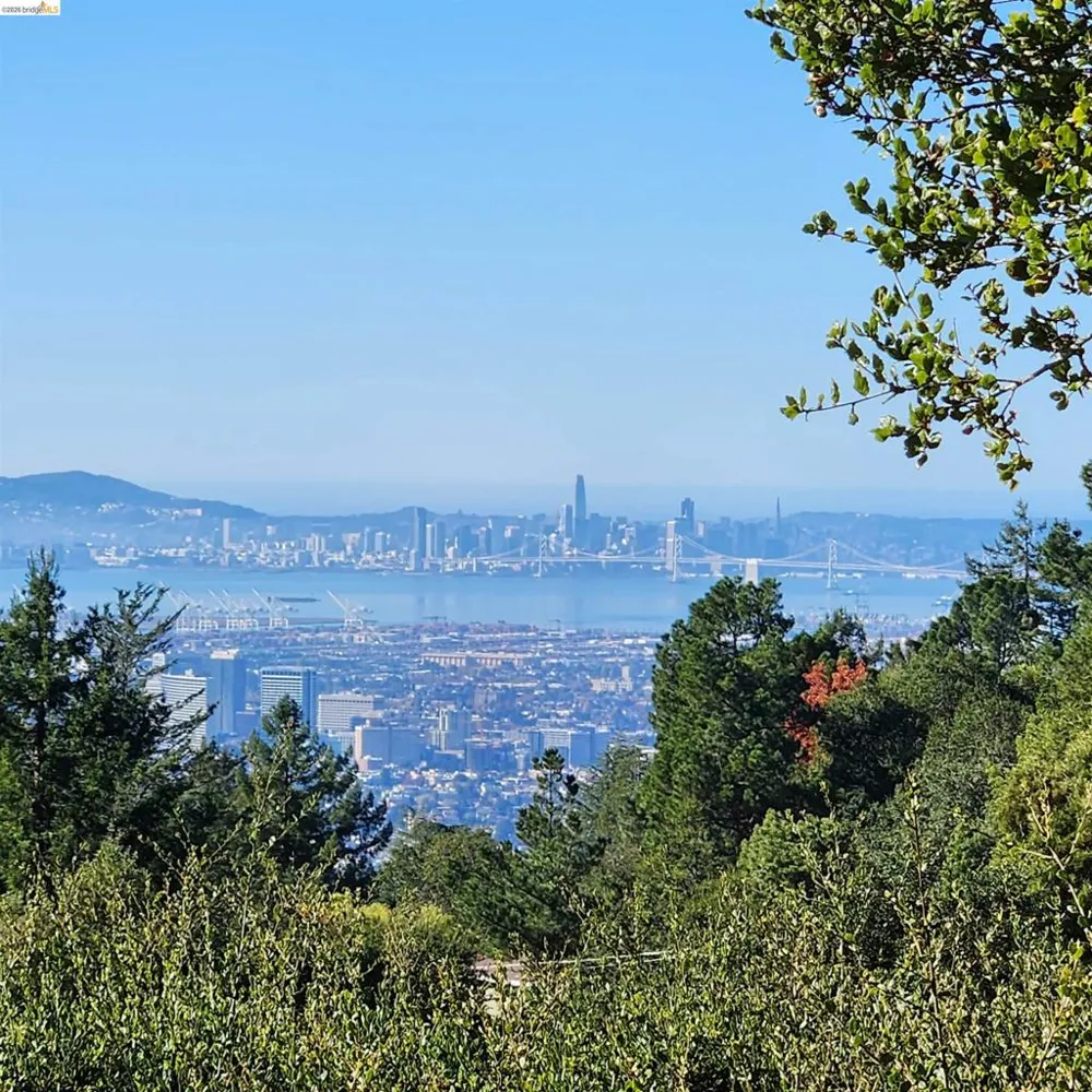 6733 Longwalk Dr Oakland, CA 94611