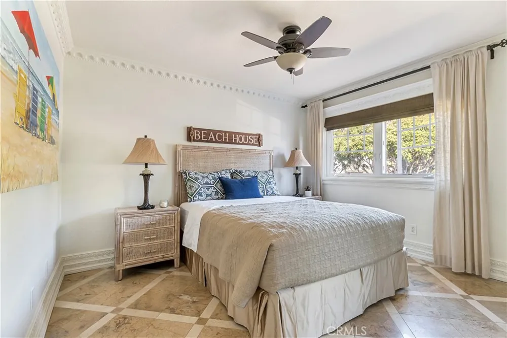 329 Marguerite Avenue #3 Corona del Mar, CA 92625