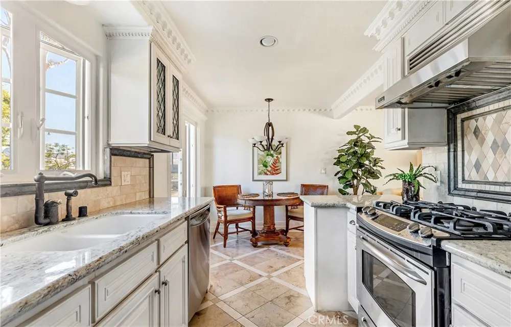 329 Marguerite Avenue #3 Corona del Mar, CA 92625