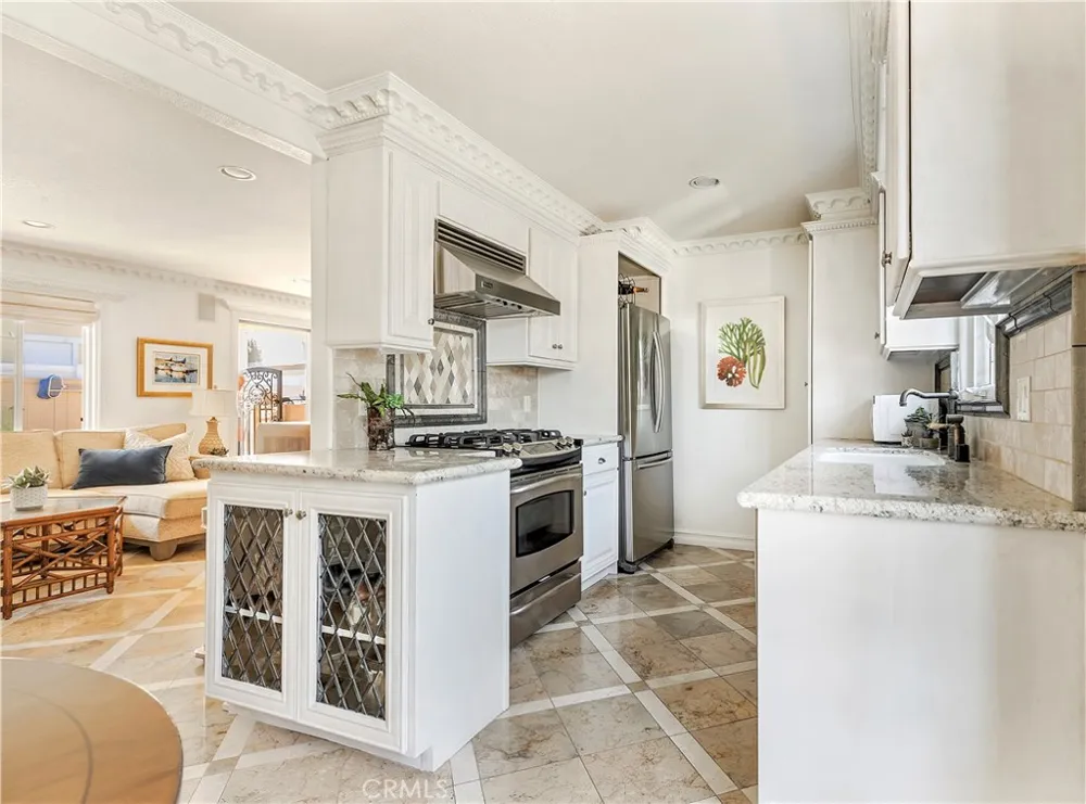 329 Marguerite Avenue #3 Corona del Mar, CA 92625
