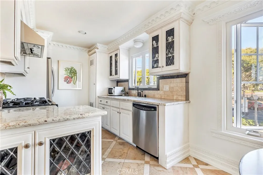 329 Marguerite Avenue #3 Corona del Mar, CA 92625