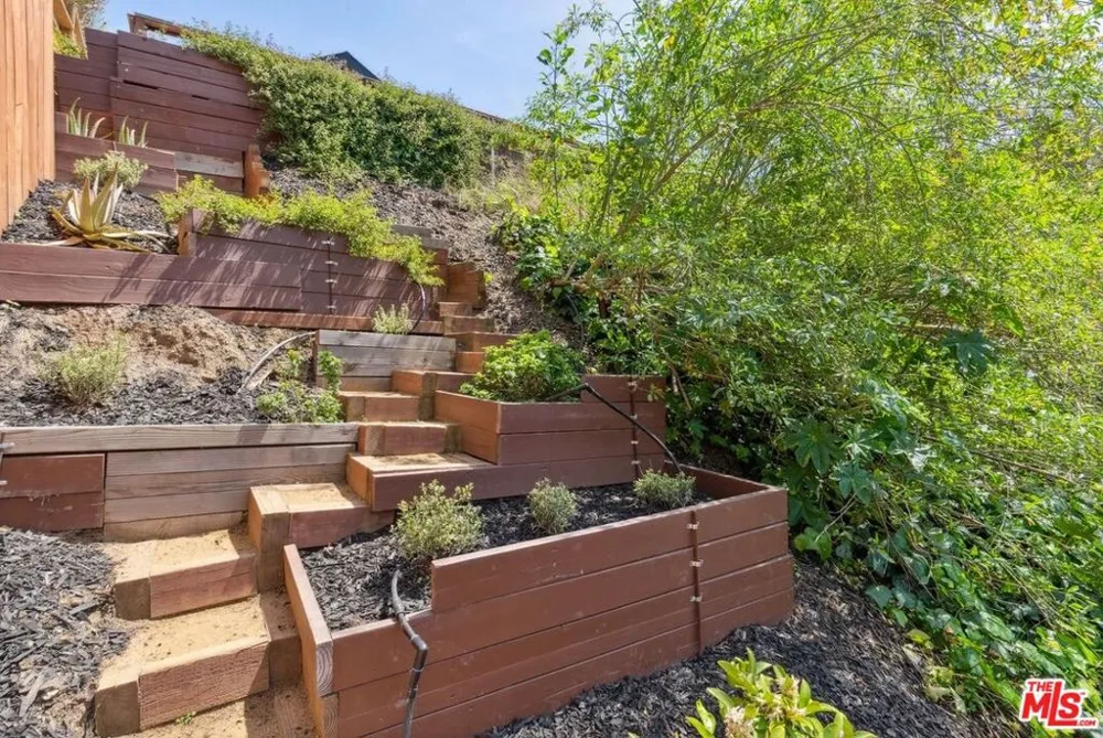 3731 Toland Way Los Angeles, CA 90065