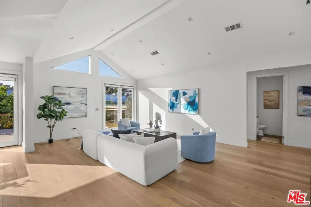 3731 Toland Way Los Angeles, CA 90065