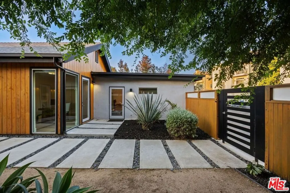 3731 Toland Way Los Angeles, CA 90065