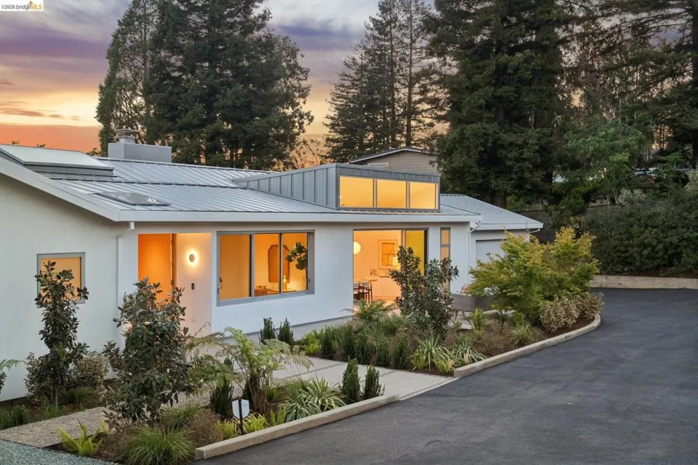 14001 Skyline Blvd Oakland, CA 94619