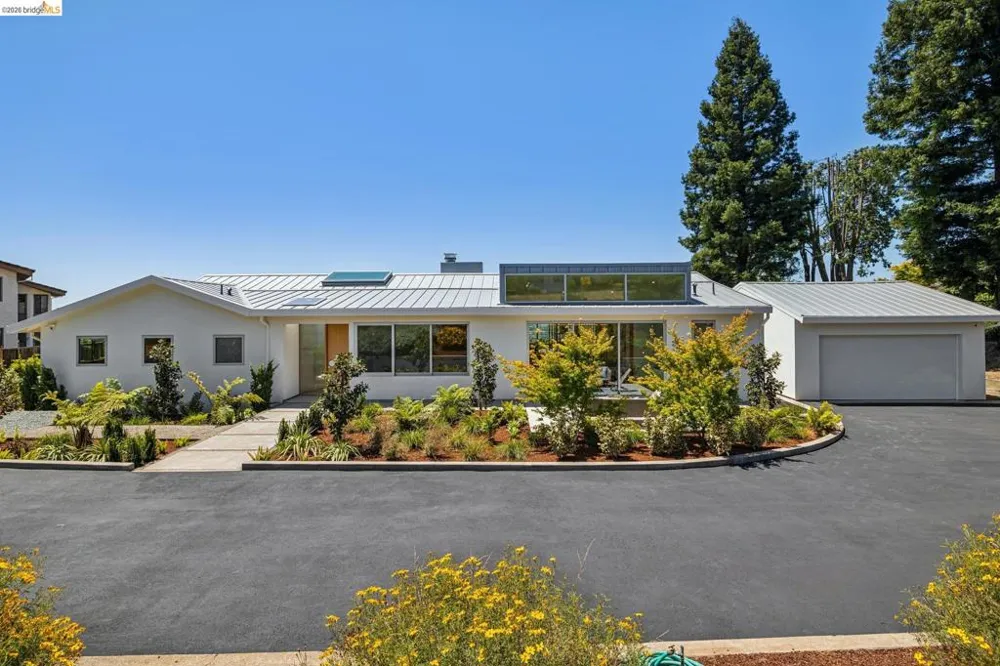 14001 Skyline Blvd Oakland, CA 94619