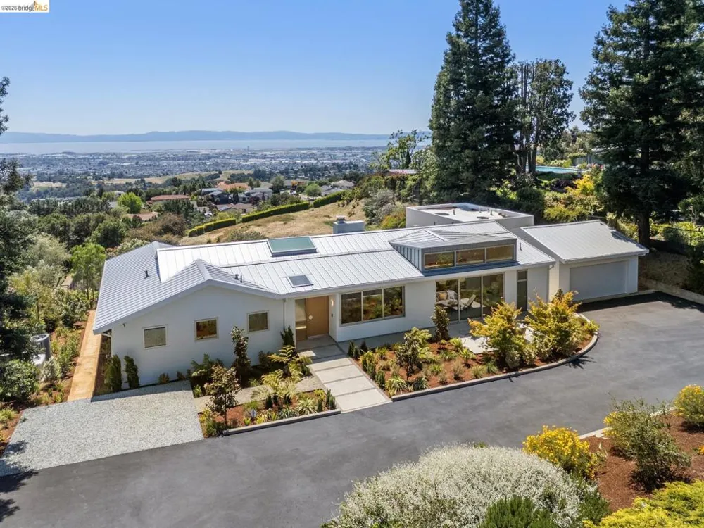 14001 Skyline Blvd Oakland, CA 94619