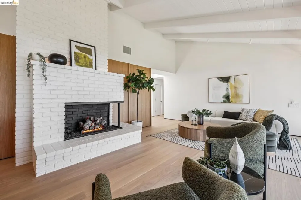 14001 Skyline Blvd Oakland, CA 94619