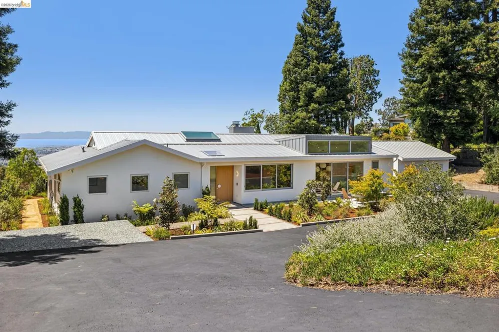 14001 Skyline Blvd Oakland, CA 94619