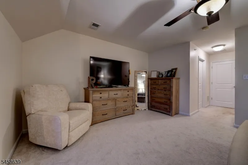 102 River Pl Butler, NJ 07405