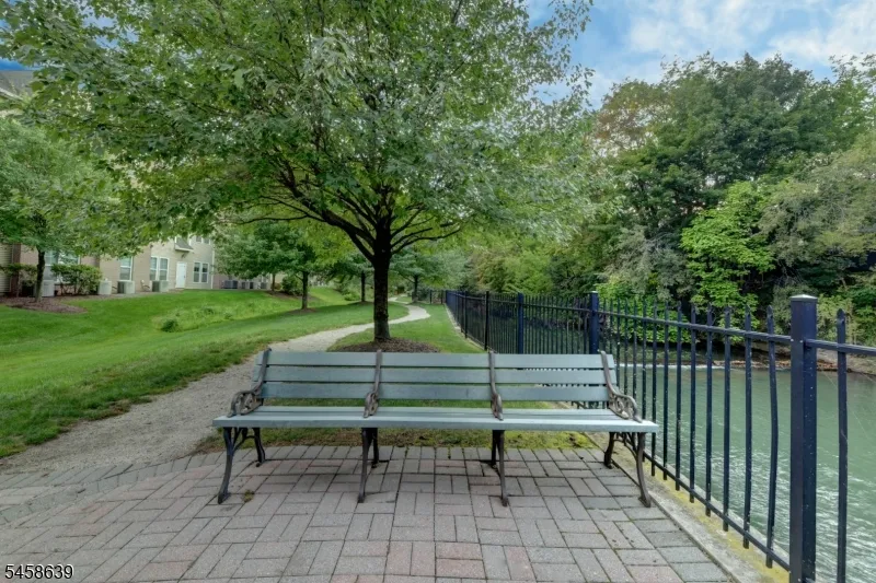 102 River Pl Butler, NJ 07405