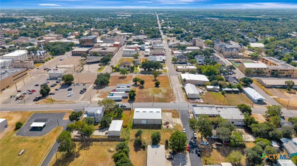 207 S Moody Street Victoria, TX 77901