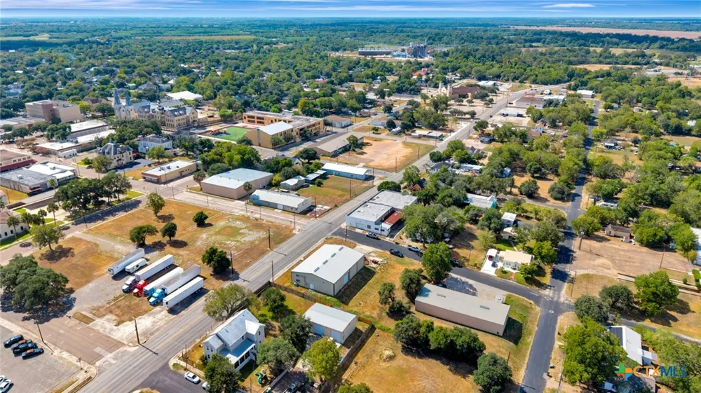 207 S Moody Street Victoria, TX 77901