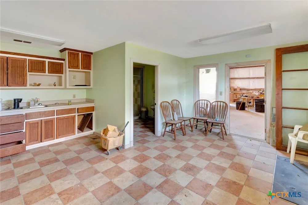 207 S Moody Street Victoria, TX 77901