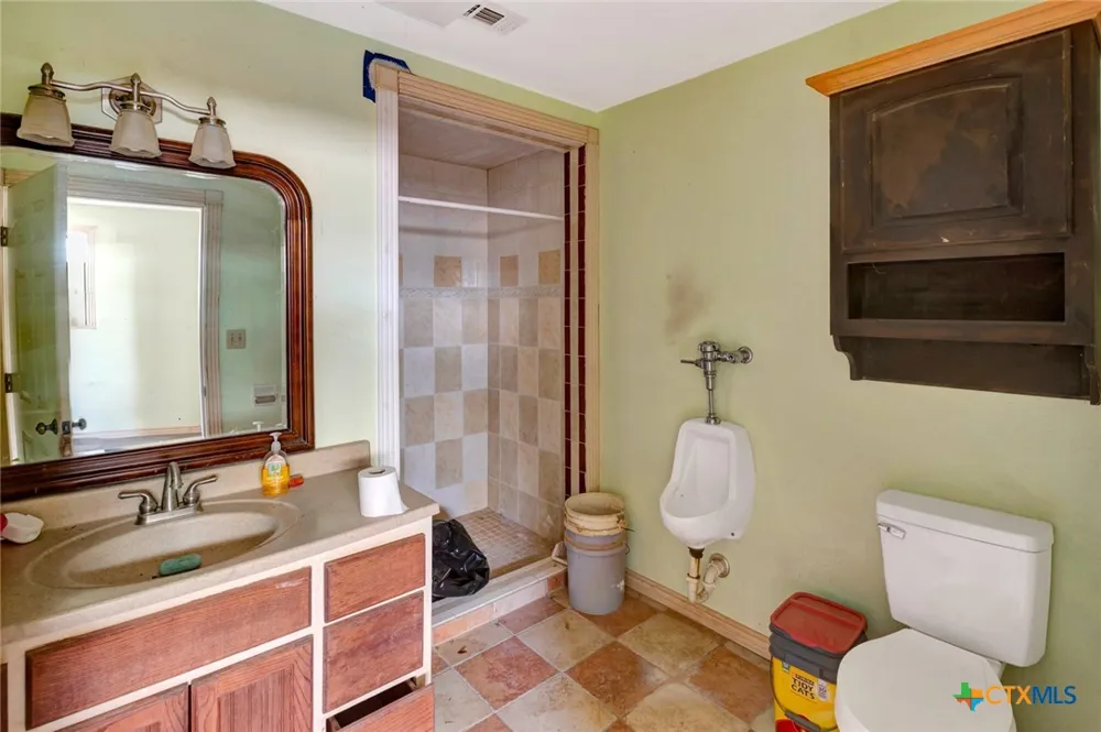 207 S Moody Street Victoria, TX 77901