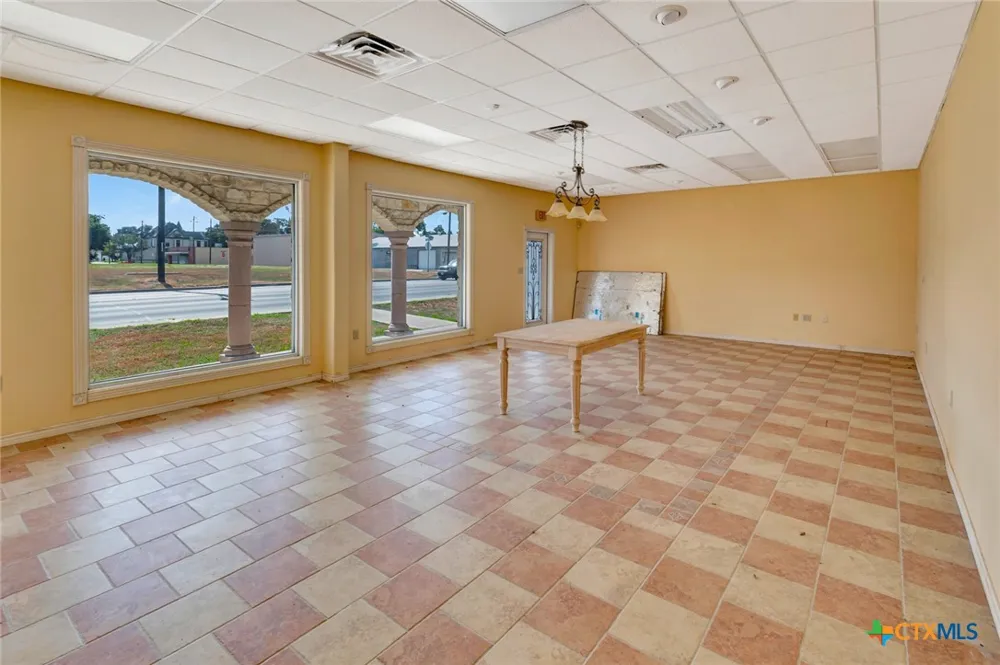 207 S Moody Street Victoria, TX 77901