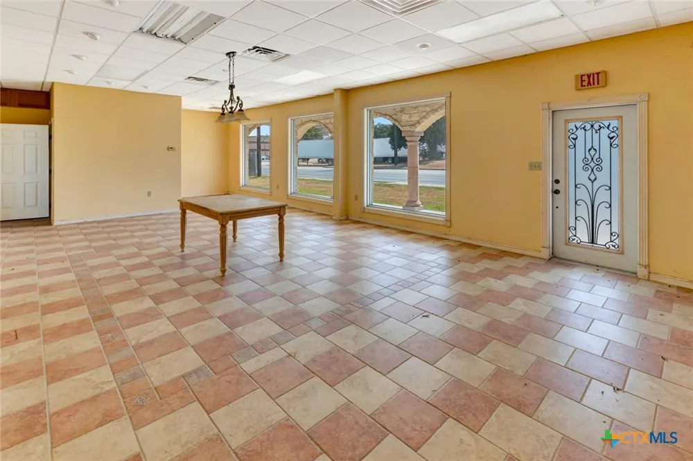 207 S Moody Street Victoria, TX 77901