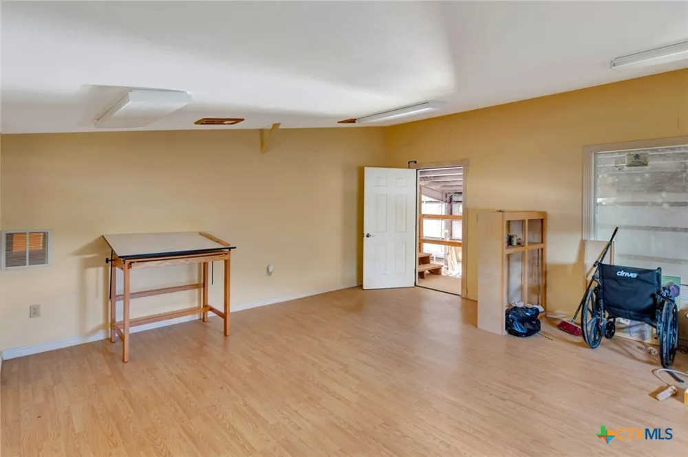 207 S Moody Street Victoria, TX 77901