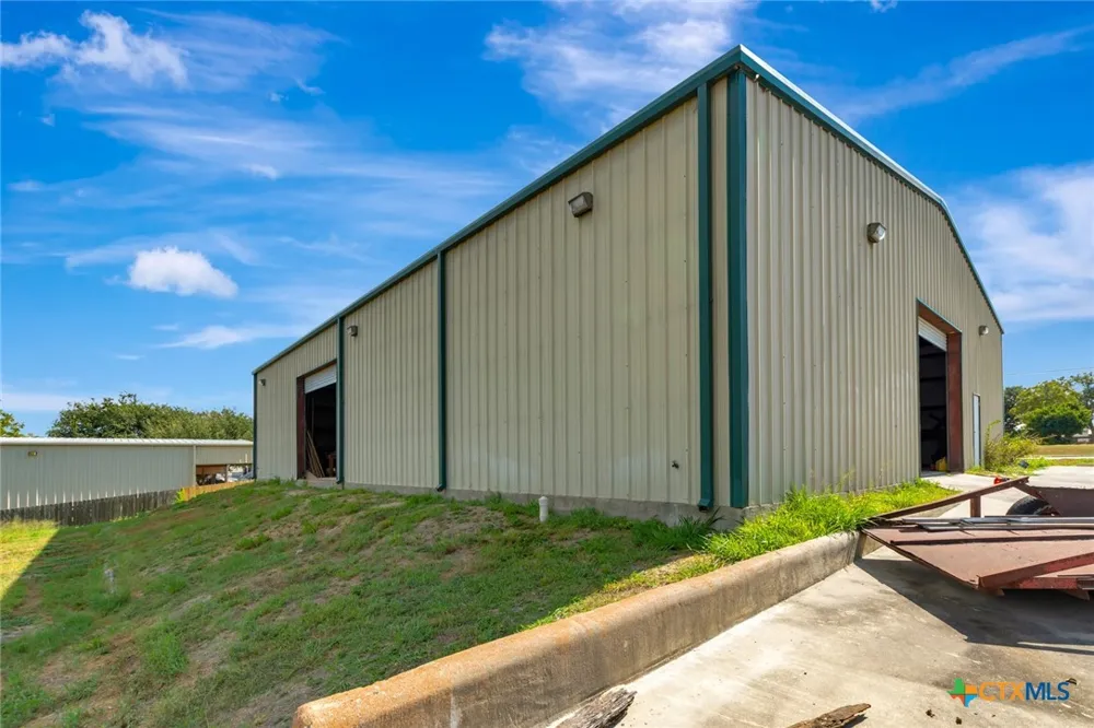 207 S Moody Street Victoria, TX 77901