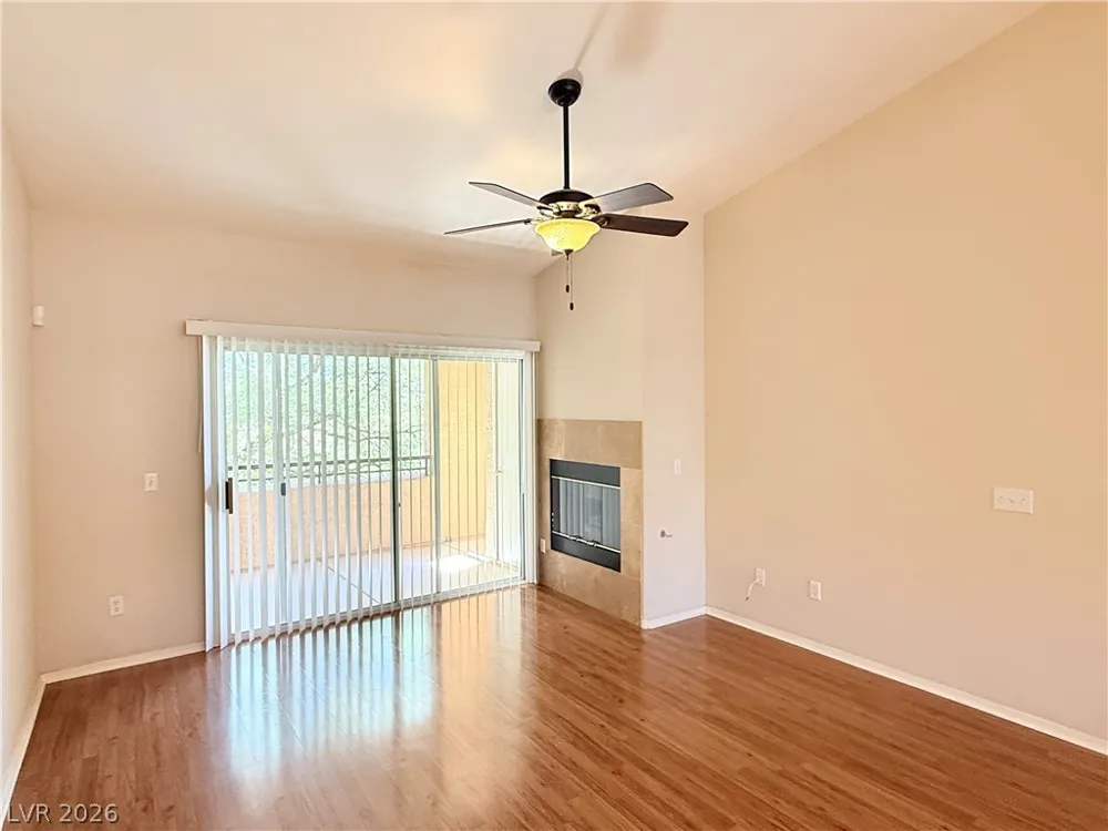 704 Peachy Canyon Circle #203 Las Vegas, NV 89144