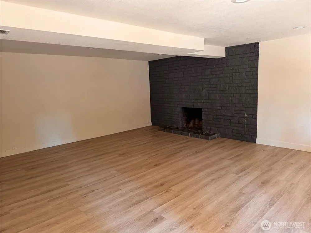 4003 140th Avenue SE Bellevue, WA 98006