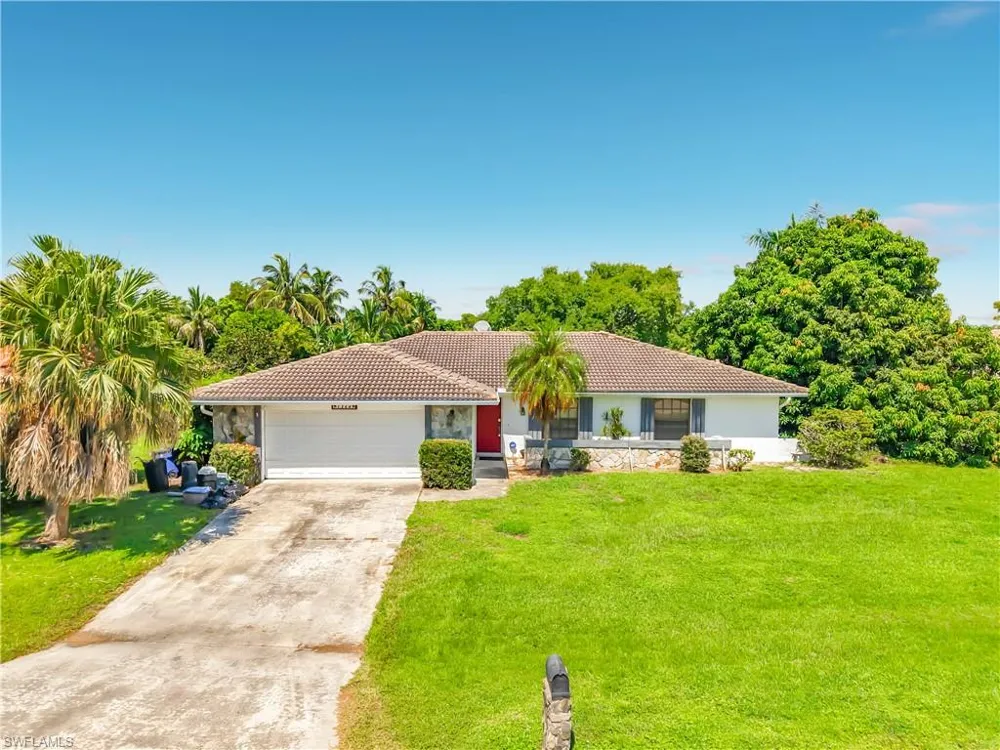 1864 Marina Circle North Fort Myers, FL 33903
