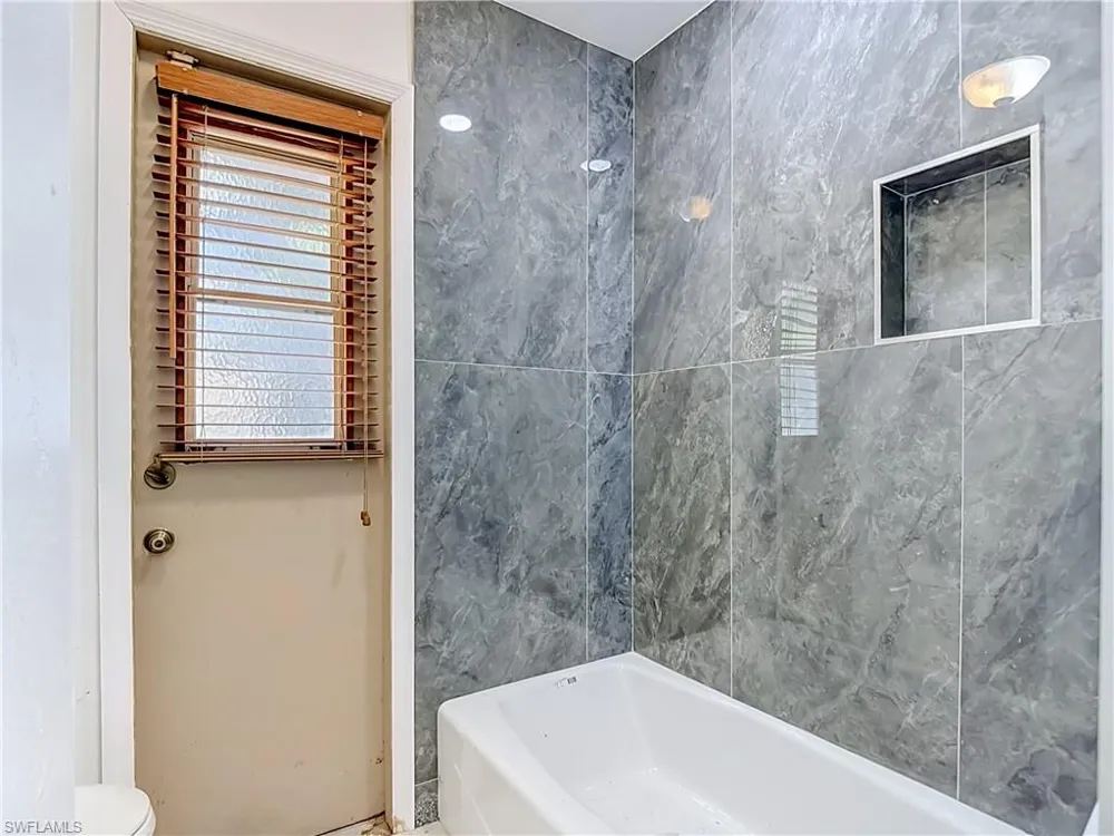 1864 Marina Circle North Fort Myers, FL 33903
