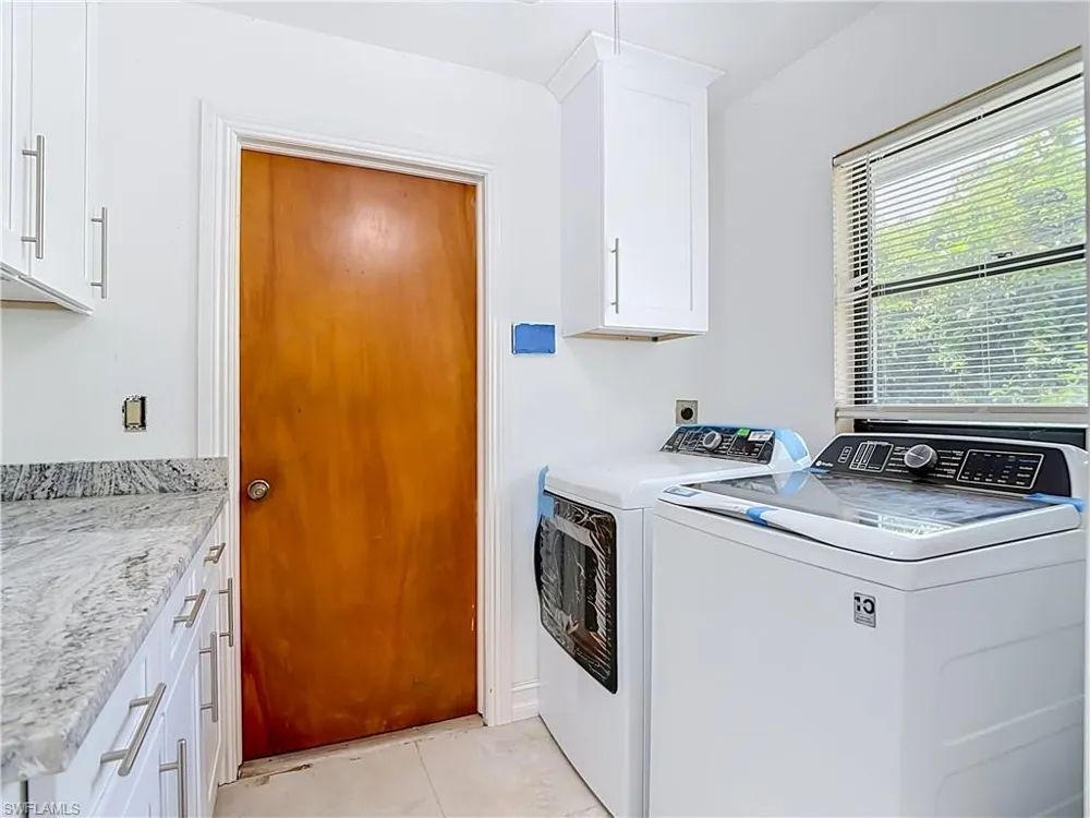 1864 Marina Circle North Fort Myers, FL 33903