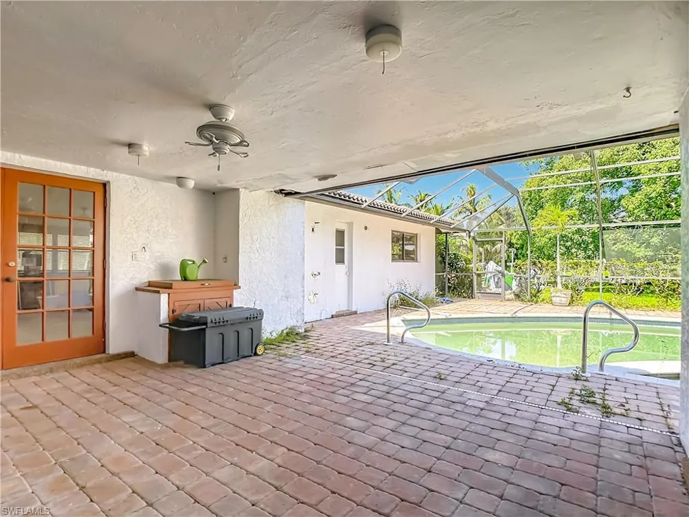 1864 Marina Circle North Fort Myers, FL 33903