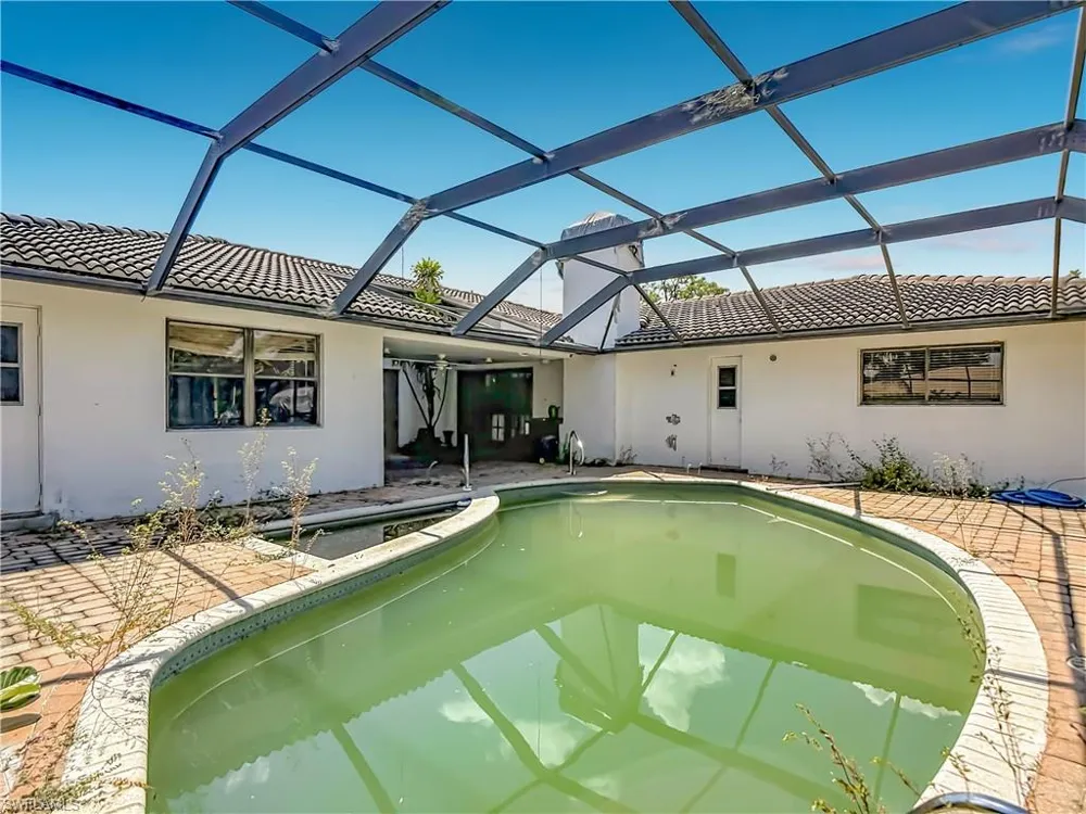 1864 Marina Circle North Fort Myers, FL 33903