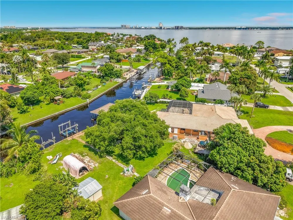 1864 Marina Circle North Fort Myers, FL 33903
