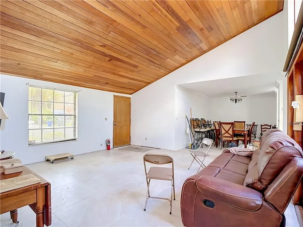 1864 Marina Circle North Fort Myers, FL 33903
