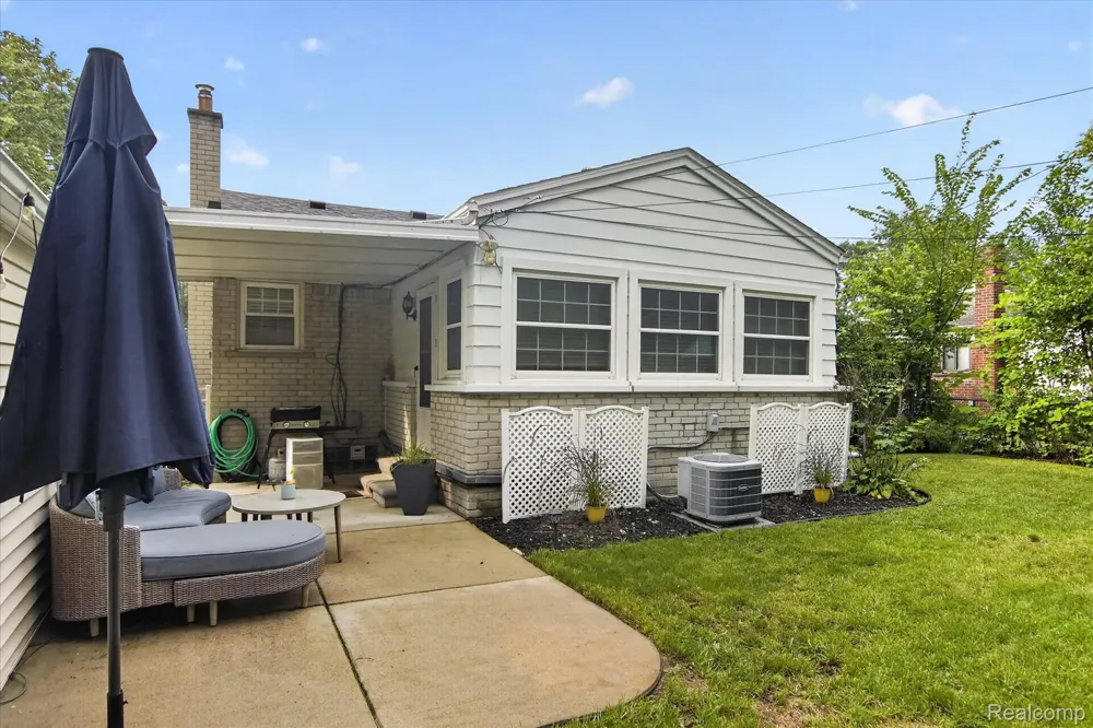 29848 Hathaway Street Livonia City, MI 48150