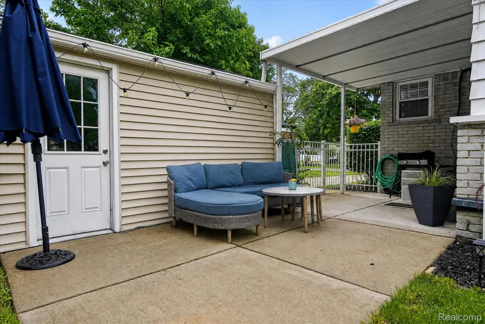 29848 Hathaway Street Livonia City, MI 48150
