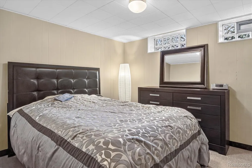 29848 Hathaway Street Livonia City, MI 48150