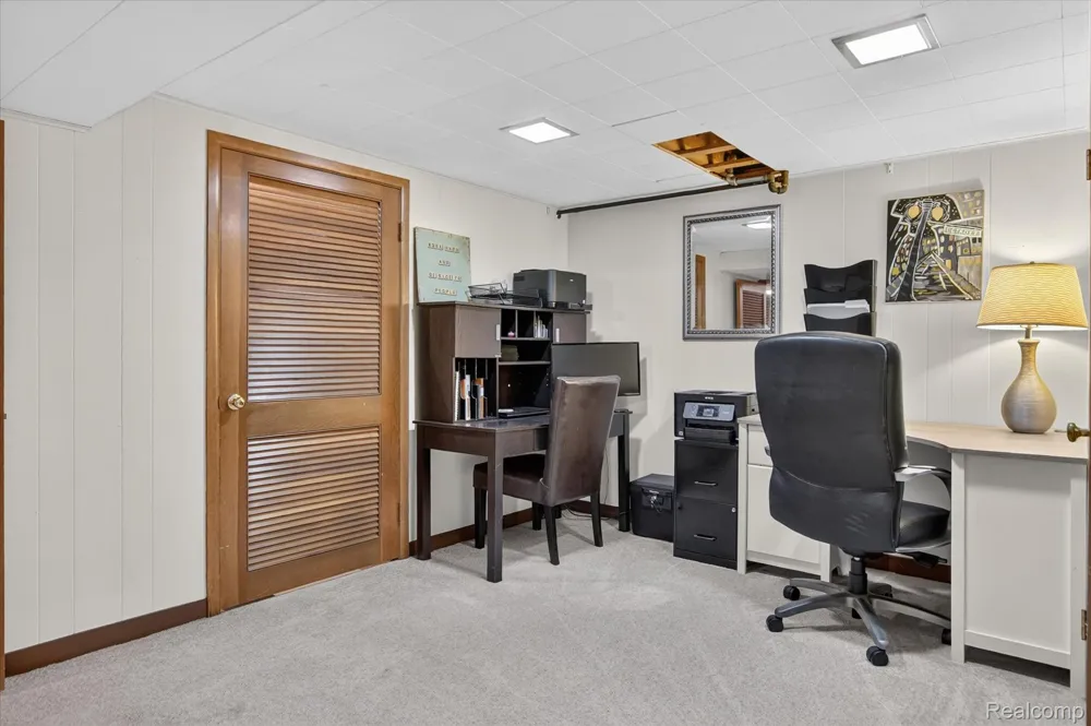 29848 Hathaway Street Livonia City, MI 48150